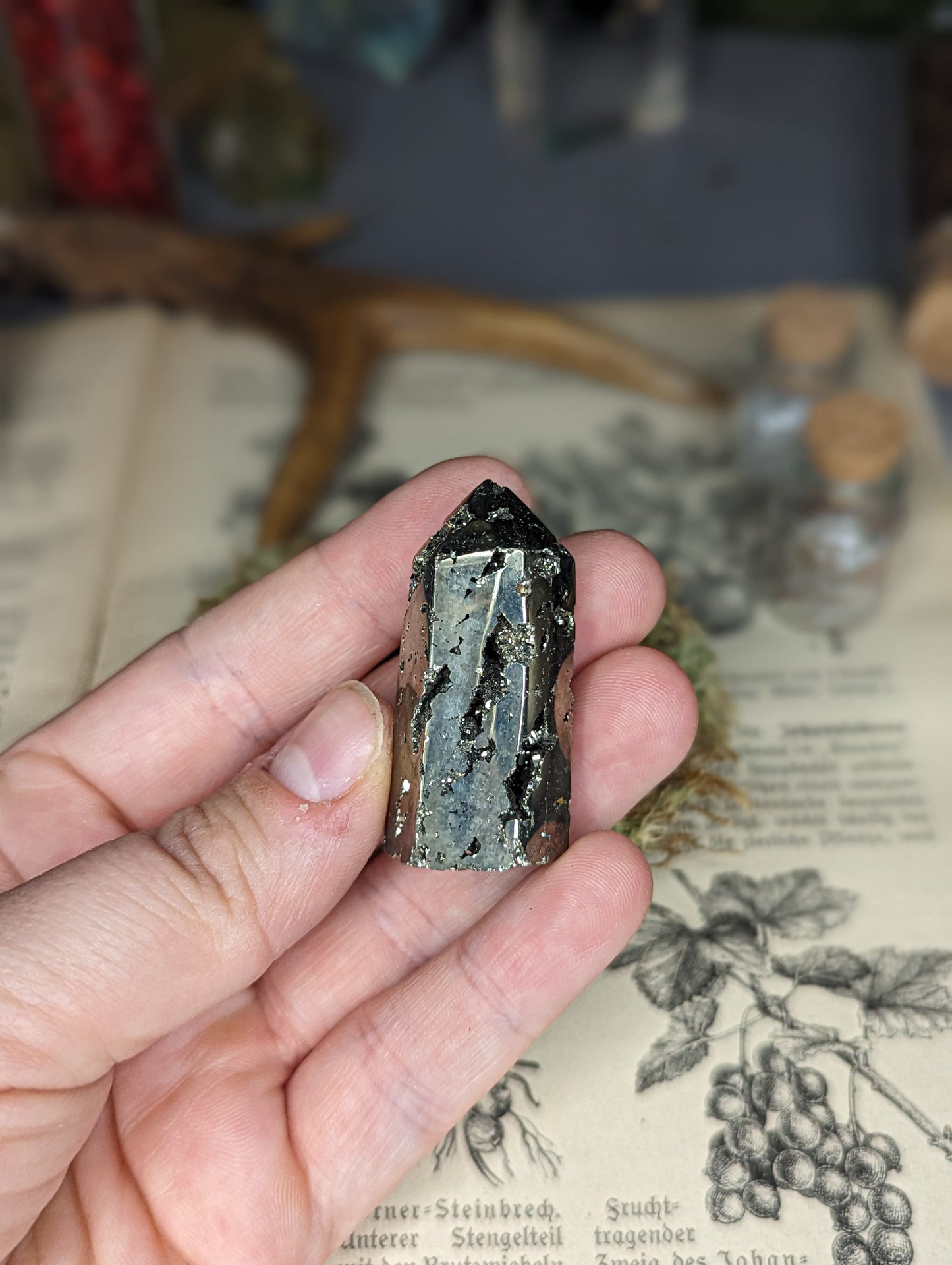Pyrit Turm klein, ca. 6cm